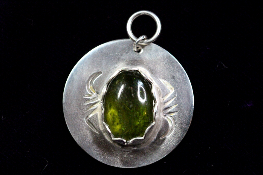 Peridot Oval Cabochon Natural Green Gemstone .925 Sterling Silver Pendant 1"