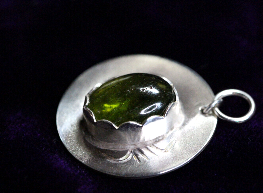Peridot Oval Cabochon Natural Green Gemstone .925 Sterling Silver Pendant 1"