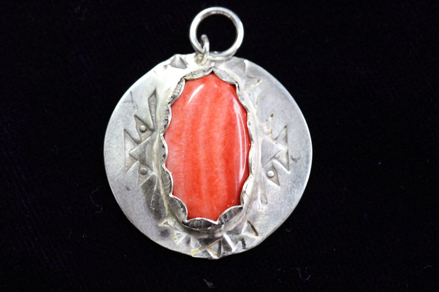 Spiny Oyster Oval Cabochon Natural Shell Gemstone 925 Sterling Silver Pendant 1"